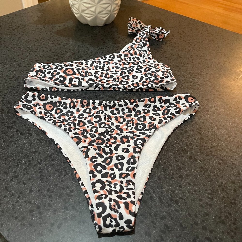 Shein Women's Leopard print One Shoulder  Tie 2 Piece Bikini Swimsuit Small